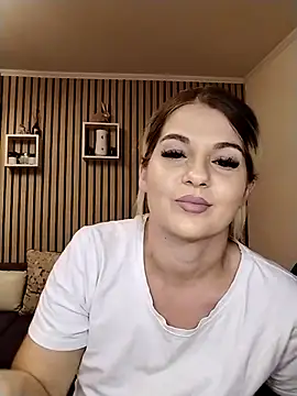 Mayaaaaaa  online show from 11/17/25, 09:31