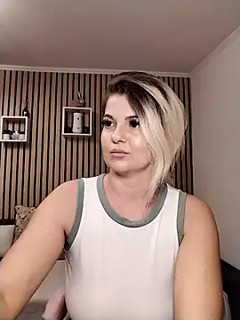 Mayaaaaaa  online show from 11/22/25, 08:30