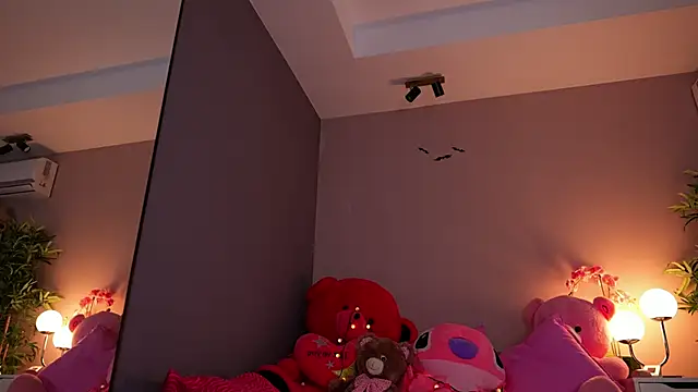 Snapshot of Vesya chatting on 11/27/25, 07:21 Vesya online show from 11/27/25, 07:21