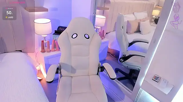 manyaa  online show from 04/09/26, 07:41