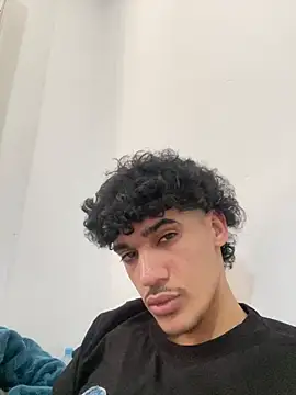 Snapshot of BbbAlilo chatting on 04/10/26, 12:54 BbbAlilo online show from 04/10/26, 12:54