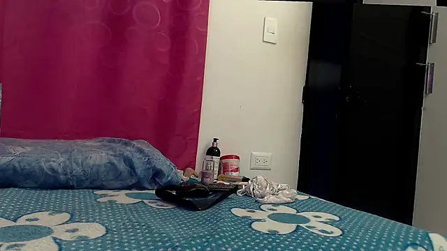 skinnybarbie022 online show from 10/12/25, 12:53