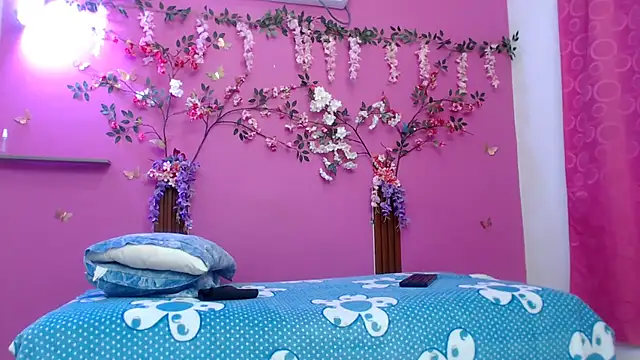skinnybarbie022 online show from 05/08/26, 12:49
