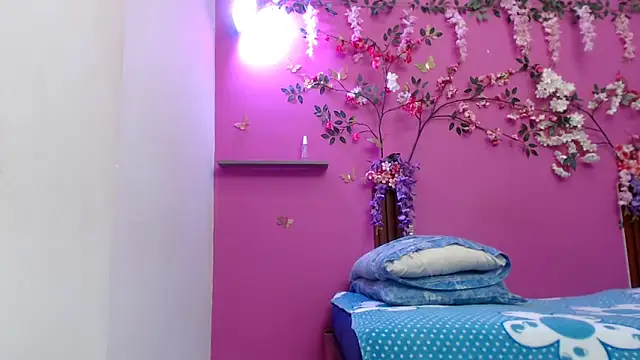 skinnybarbie022 online show from 06/04/26, 12:27
