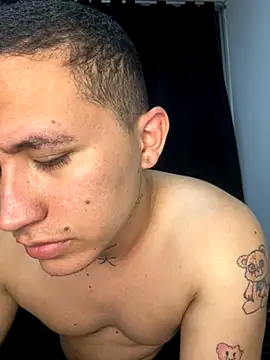 Snapshot of Kurtxxx22 chatting on 09/18/25, 04:14 Kurtxxx22 online show from 09/18/25, 04:14