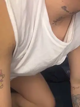 Snapshot of Kurtxxx22 chatting on 11/07/25, 09:48 Kurtxxx22 online show from 11/07/25, 09:48