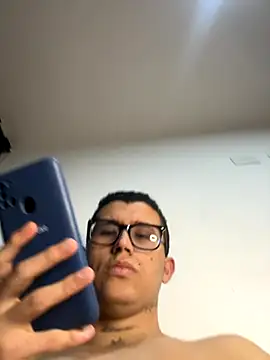 Snapshot of Kurtxxx22 chatting on 11/10/25, 02:54 Kurtxxx22 online show from 11/10/25, 02:54