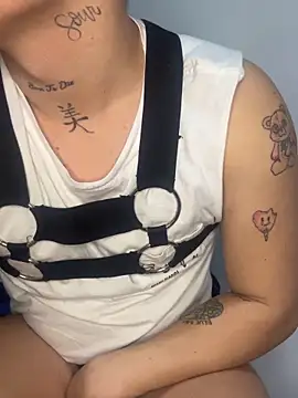 Snapshot of Kurtxxx22 chatting on 11/25/25, 01:16 Kurtxxx22 online show from 11/25/25, 01:16