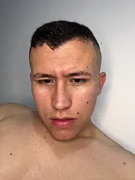 Snapshot of Kurtxxx22 chatting on 12/19/25, 05:47 Kurtxxx22 online show from 12/19/25, 05:47