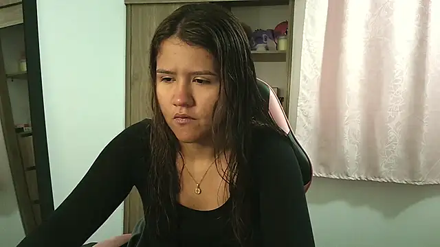 Oliviawatson1 online show from 10/04/25, 12:14