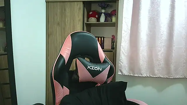 Oliviawatson1 online show from 11/07/25, 12:49