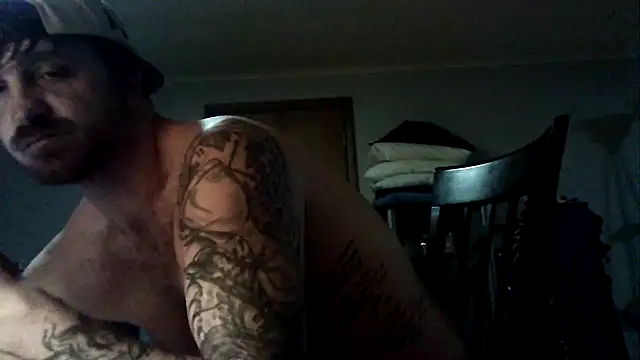 Snapshot of WyattL96 chatting on 08/04/26, 11:29 WyattL96 online show from 08/04/26, 11:29