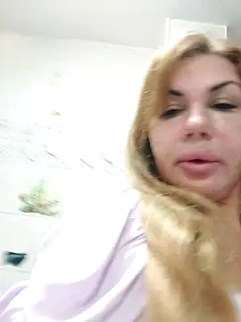 Snapshot of Alisasex@xh chatting on 09/22/25, 07:32 Alisasexxh online show from 09/22/25, 07:32