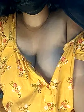 Snapshot of yoursexy_rumi chatting on 11/12/25, 01:55 yoursexy rumi online show from 11/12/25, 01:55