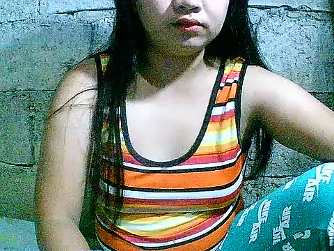 Snapshot of hotmom_pinay chatting on 10/11/25, 08:57 hotmom pinay online show from 10/11/25, 08:57