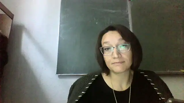 Snapshot of Moon_Janis chatting on 10/02/25, 06:42 Moon Janis online show from 10/02/25, 06:42