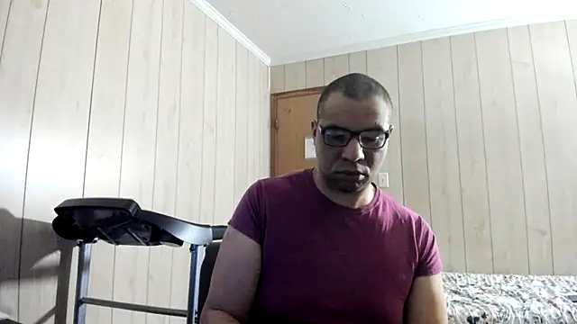 Snapshot of NaturalBeautyQueen chatting on 06/26/26, 01:26 NaturalBeautyQueen online show from 06/26/26, 01:26