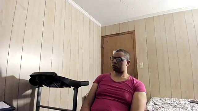 Snapshot of NaturalBeautyQueen chatting on 06/29/26, 12:27 NaturalBeautyQueen online show from 06/29/26, 12:27