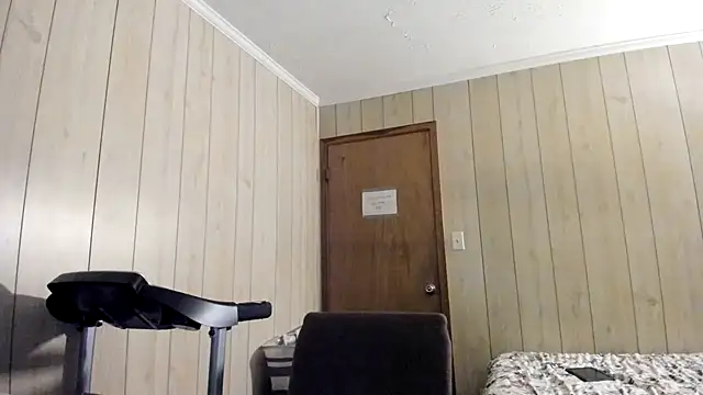 Snapshot of NaturalBeautyQueen chatting on 07/21/26, 01:24 NaturalBeautyQueen online show from 07/21/26, 01:24