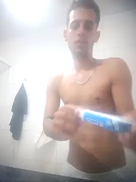 QUIEROFOLLARTEDUR online show from 12/22/25, 12:07