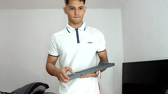 Alex mojica online show from 12/14/25, 06:08