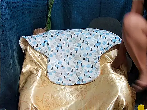 Snapshot of FlowerSexy chatting on 11/01/25, 10:17 FlowerSexy online show from 11/01/25, 10:17