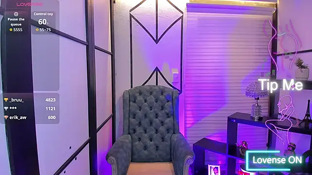 Snapshot of NahomiRichards_ chatting on 12/04/25, 05:28 NahomiRichards online show from 12/04/25, 05:28