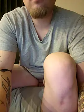 Snapshot of matty244 chatting on 11/23/25, 08:47 matty244 online show from 11/23/25, 08:47