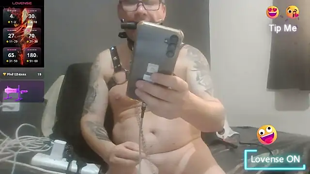 Snapshot of axelbisum chatting on 12/18/25, 05:08 axelbisum online show from 12/18/25, 05:08