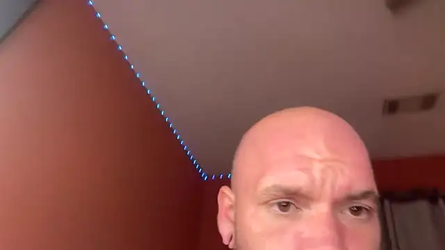 bearcub300 online show from 11/06/25, 05:08