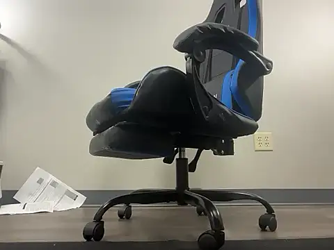 bearcub300 online show from 11/26/25, 02:56