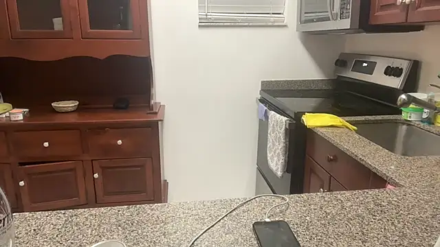 Snapshot of prettyykitty22 chatting on 10/28/25, 03:54 prettyykitty22 online show from 10/28/25, 03:54