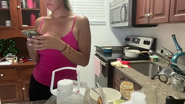 prettyykitty22 online show from 05/25/26, 04:57