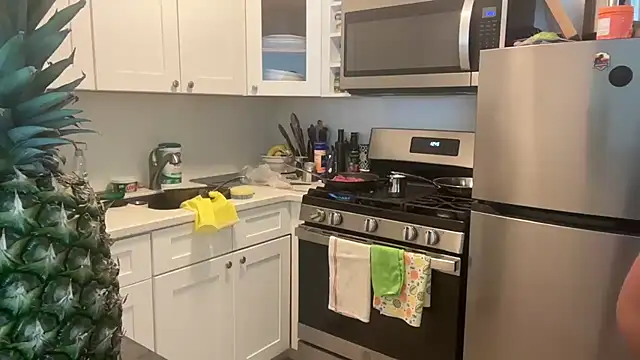 prettyykitty22 online show from 07/25/26, 04:48
