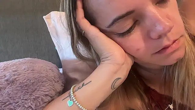 prettyykitty22 online show from 07/26/26, 04:14