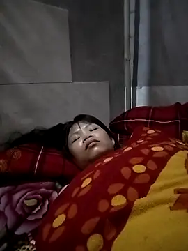 LinhNa999 online show from 12/22/25, 01:19