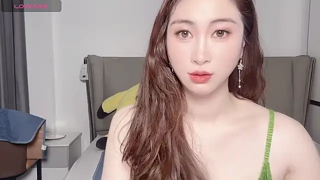 Snapshot of wuyueaini chatting on 10/15/25, 06:02 wuyueaini online show from 10/15/25, 06:02