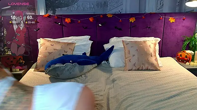 Snapshot of RedSpark_ chatting on 10/28/25, 05:33 RedSpark online show from 10/28/25, 05:33