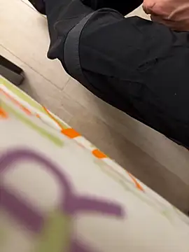 Snapshot of Manu97k chatting on 10/30/25, 11:05 Manu97k online show from 10/30/25, 11:05