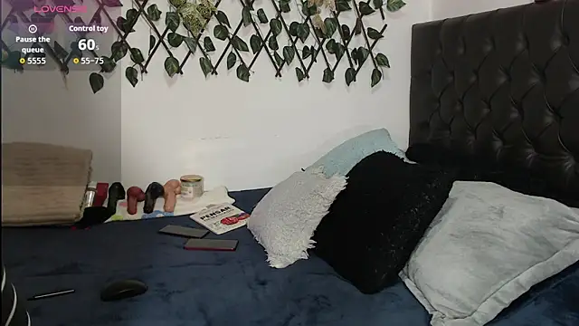 valeria benett online show from 11/14/25, 07:12