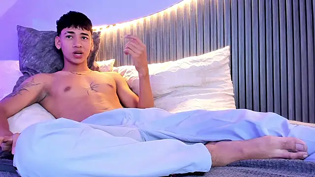 Dominic ghost online show from 11/08/25, 02:56