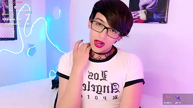 Snapshot of Dannyhot_ chatting on 10/15/25, 08:36 Dannyhot online show from 10/15/25, 08:36