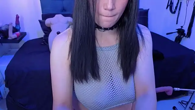 Snapshot of elowen_halley1 chatting on 11/03/25, 08:21 elowen halley1 online show from 11/03/25, 08:21