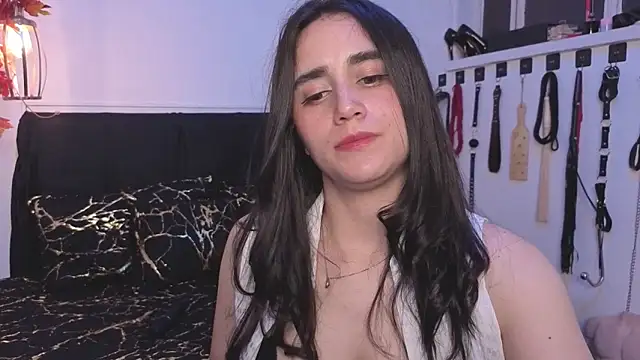 Snapshot of elowen_halley1 chatting on 11/21/25, 06:50 elowen halley1 online show from 11/21/25, 06:50