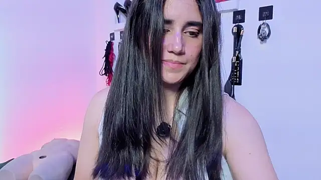 elowen halley1 online show from 02/13/26, 08:16