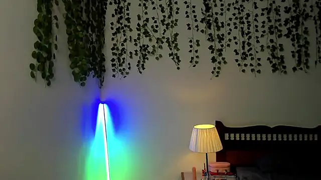 Snapshot of Ariana_Spring chatting on 10/17/25, 03:31 Ariana Spring online show from 10/17/25, 03:31