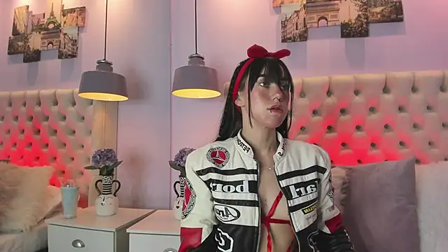 Snapshot of athziry_g chatting on 09/14/25, 04:44 athziry g online show from 09/14/25, 04:44