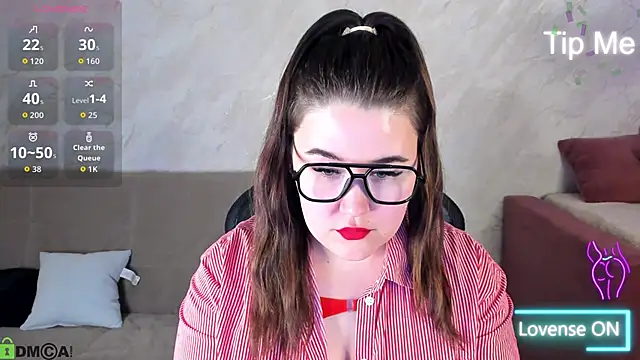 Snapshot of Tara_Torres chatting on 09/18/25, 02:19 Tara Torres online show from 09/18/25, 02:19