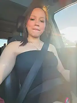 Snapshot of Mrs_MrLove chatting on 11/07/25, 11:27 Mrs MrLove online show from 11/07/25, 11:27