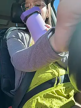 Snapshot of Mrs_MrLove chatting on 11/23/25, 07:35 Mrs MrLove online show from 11/23/25, 07:35